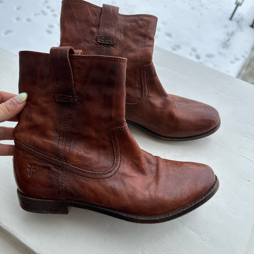 Frye woman’s Brown Leather Boots